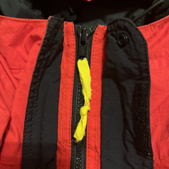 Men's Marlboro Adventure Team Windbreaker XL Red Full Zip Hooded Jacket VINTAGE - Picture 10 of 16